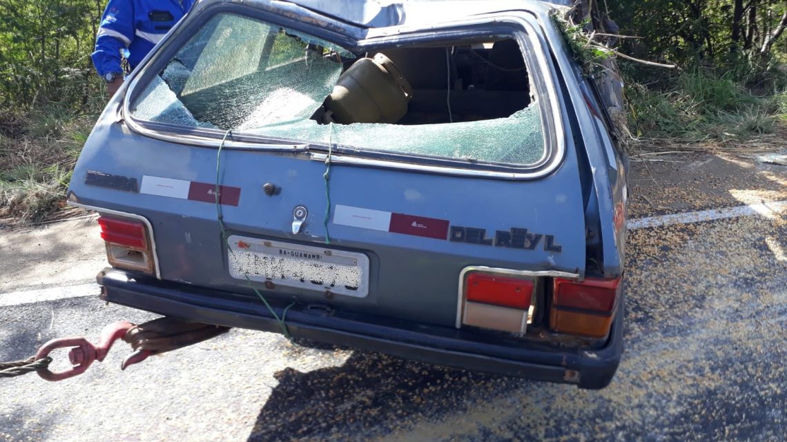 Homem morre após carro capotar na BR-030 em Guanambi