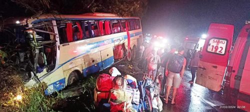 Acidente envolvendo dois ônibus deixa cinco pessoas feridas no Norte de Minas
